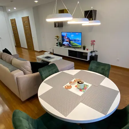 John Lennon Apt In Centre, Balcony, Netflix Apartment *